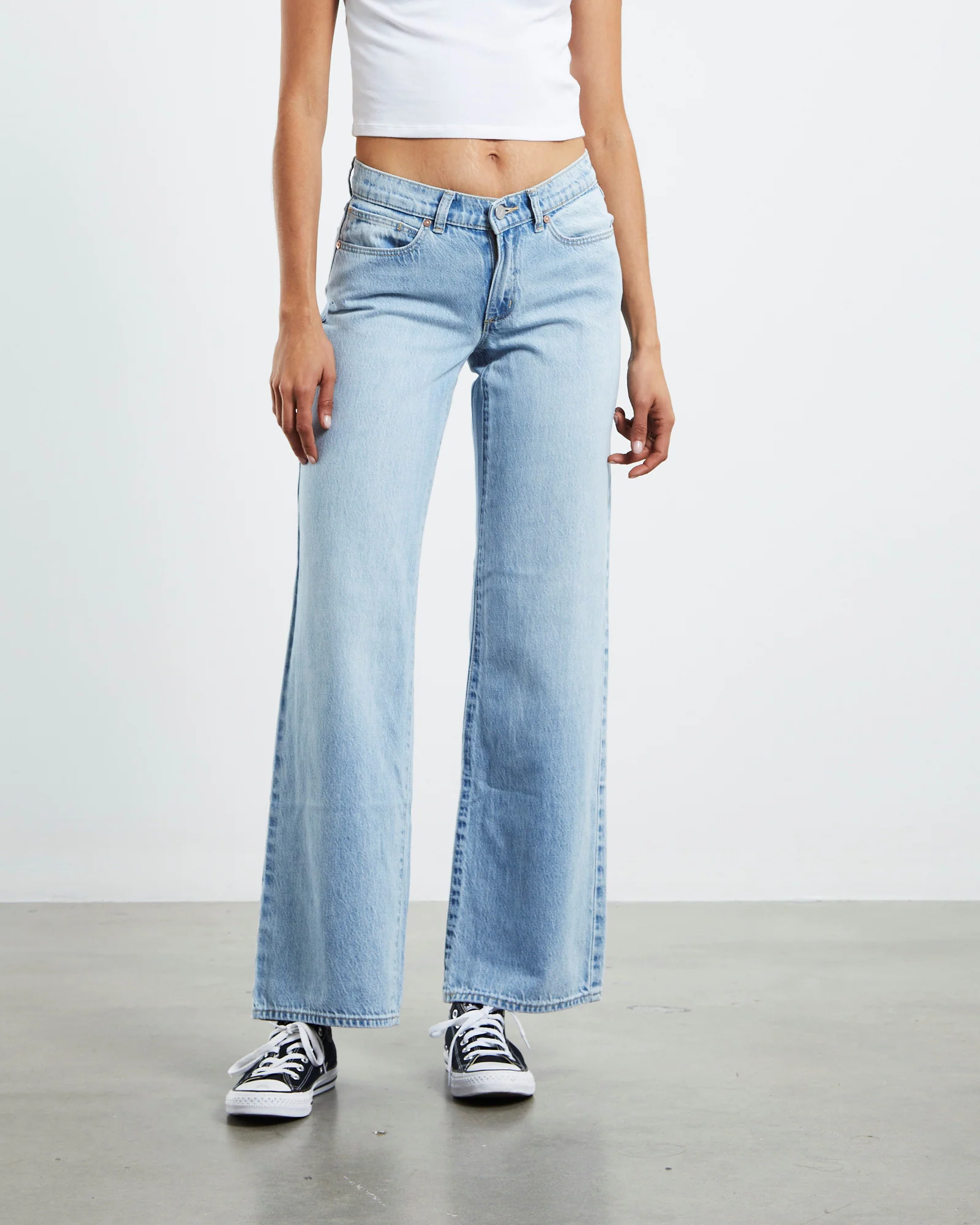 A 99 Low & Wide Jeans