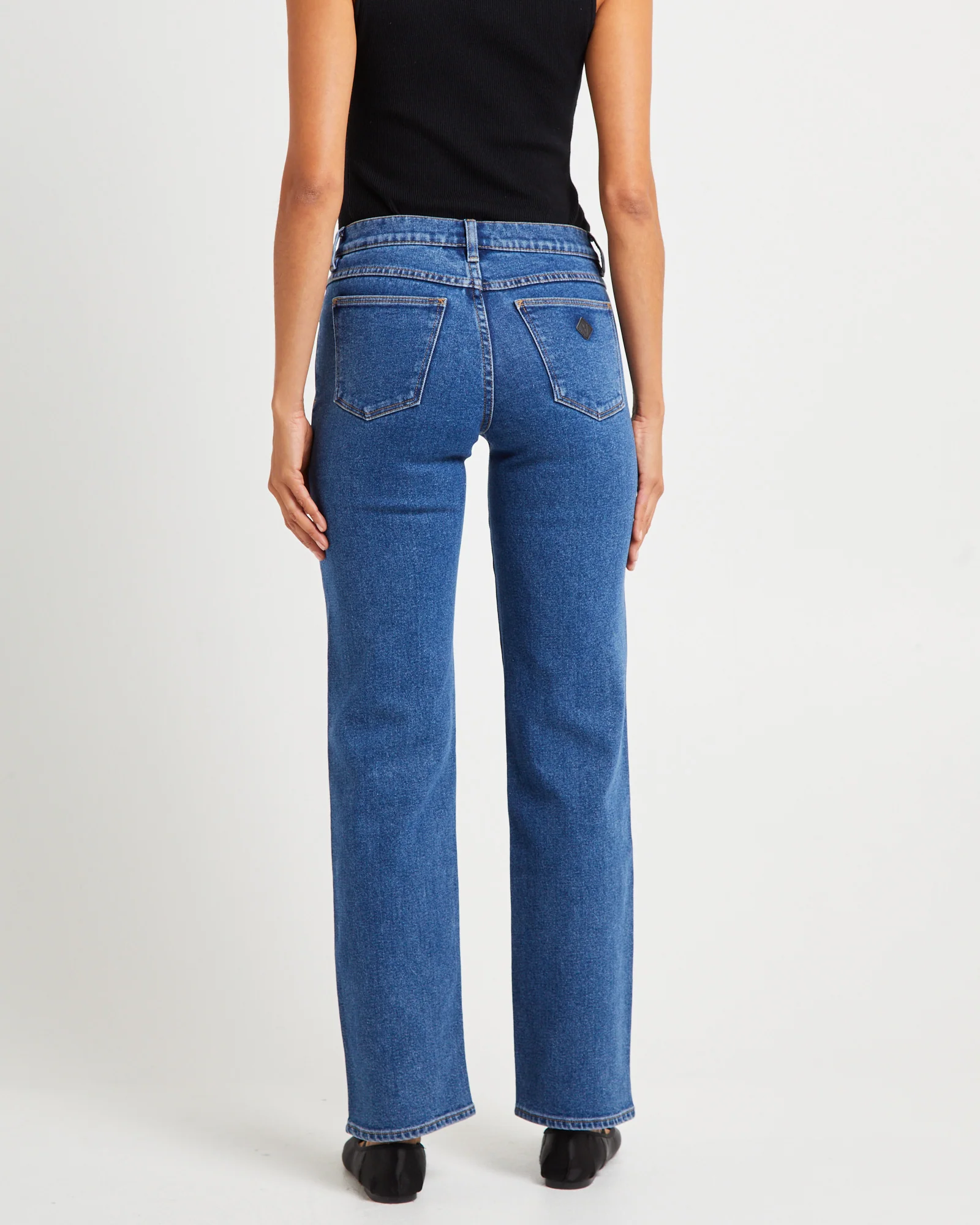 A 99 Low & Wide Jeans in Chantell Organic Blue - Image 2