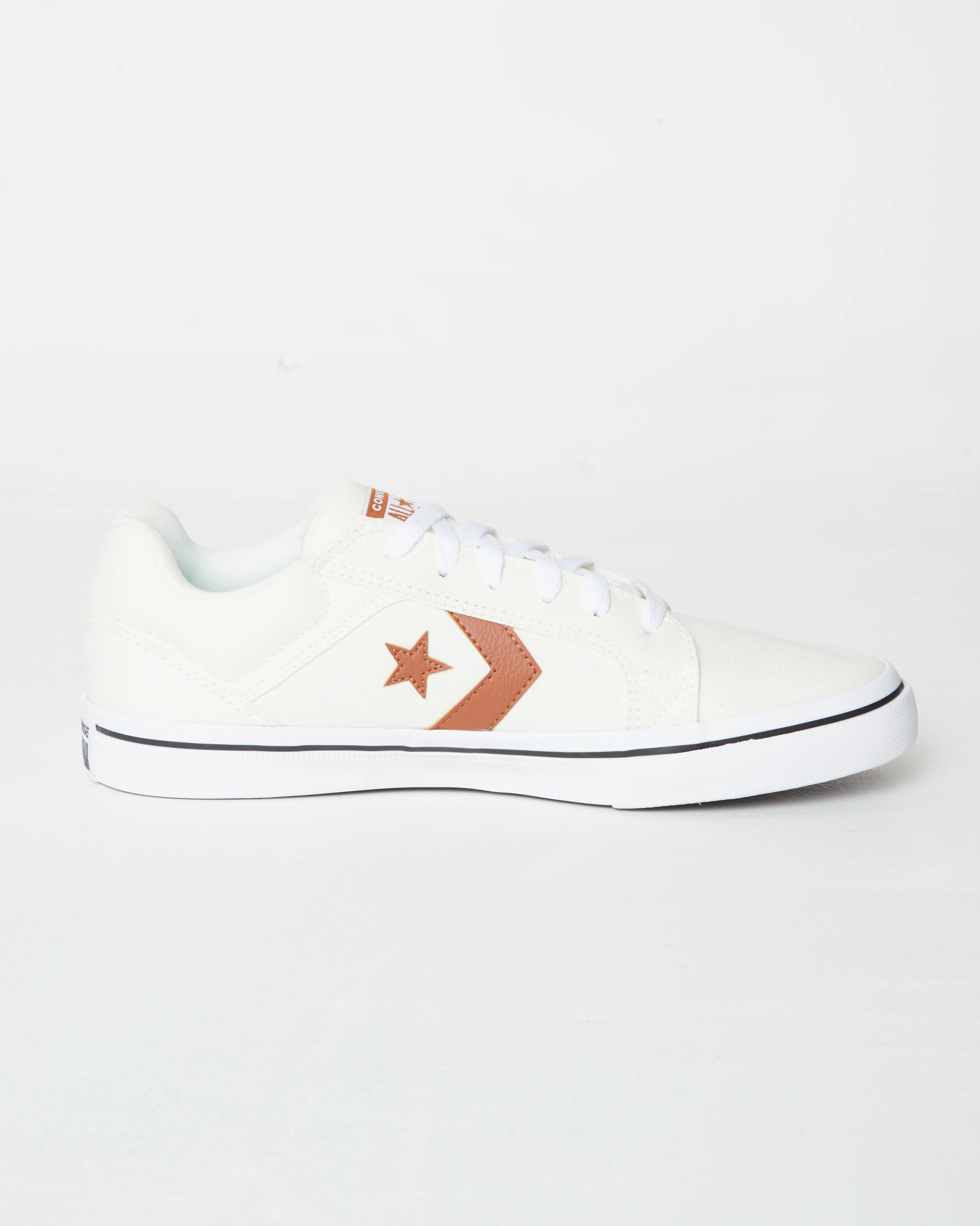El Distrito 2.0 Craft Remastered Ox Senakers in Egret White